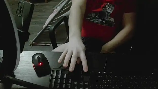 Snapshot of gamblingbum chatting on February 5, 4:28 am gamblingbum online show from February 5, 4:28 am