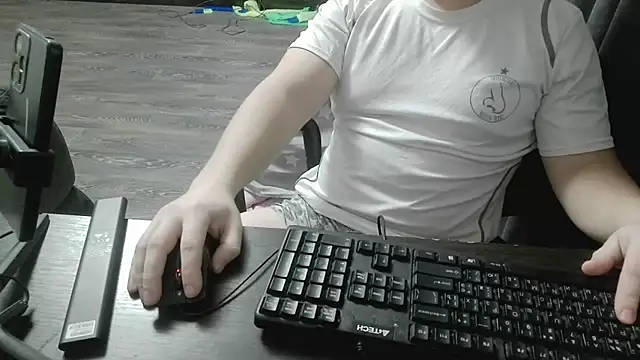 Snapshot of gamblingbum chatting on February 5, 8:13 pm gamblingbum online show from February 5, 8:13 pm