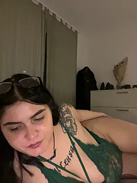 alexaandreea99 online show from December 16, 1:10 am