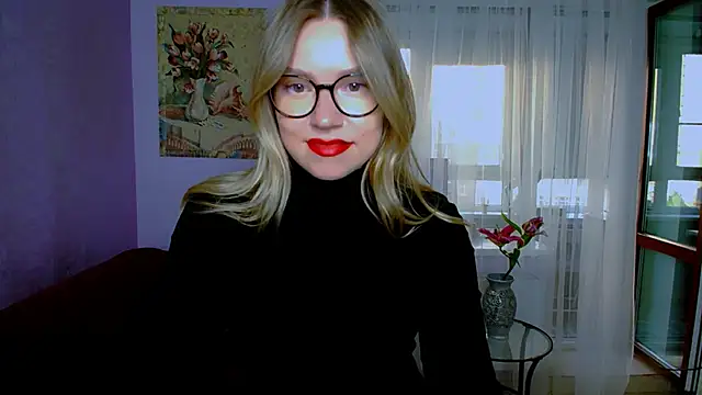 Snapshot of TaylorBre chatting on September 23, 5:32 am TaylorBre online show from September 23, 5:32 am