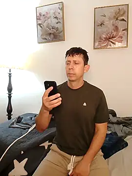 Snapshot of hoy_toyboy chatting on March 13, 5:50 pm hoy toyboy online show from March 13, 5:50 pm