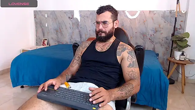 hanz col online show from December 15, 3:49 pm