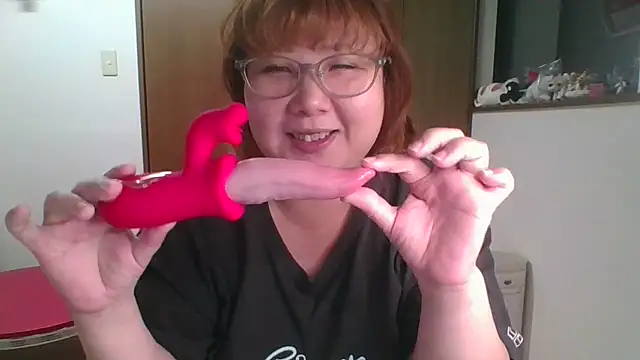 Snapshot of SAKU-RA-chan chatting on June 10, 3:00 pm SAKU-RA-chan online show from June 10, 3:00 pm