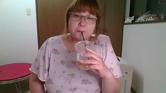 Snapshot of SAKU-RA-chan chatting on July 31, 5:23 pm SAKU-RA-chan online show from July 31, 5:23 pm