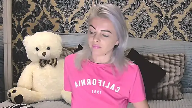 Snapshot of Aly_girl1 chatting on March 12, 10:59 am Aly girl1 online show from March 12, 10:59 am