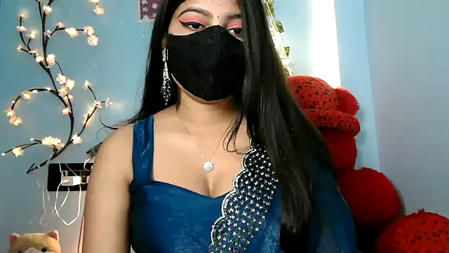 Reena Singh53 online show from November 19, 1:11 pm