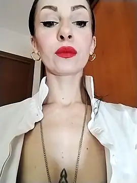 Snapshot of dahlia_82 chatting on February 12, 9:04 am dahlia 82 online show from February 12, 9:04 am