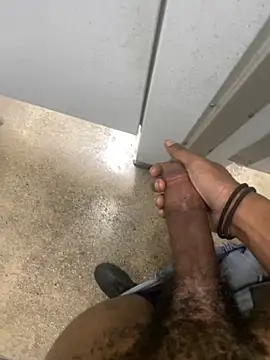 Snapshot of zeekBbc chatting on December 11, 8:07 pm zeekBbc online show from December 11, 8:07 pm