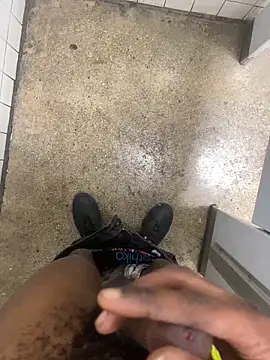 Snapshot of zeekBbc chatting on January 2, 1:27 am zeekBbc online show from January 2, 1:27 am