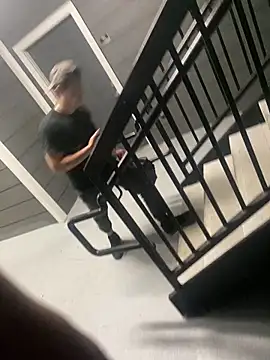 Snapshot of zeekBbc chatting on October 24, 10:55 am zeekBbc online show from October 24, 10:55 am