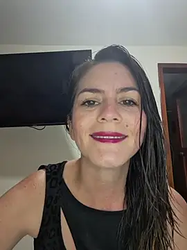 Snapshot of Hanny_24 chatting on February 11, 9:20 pm Hanny 24 online show from February 11, 9:20 pm