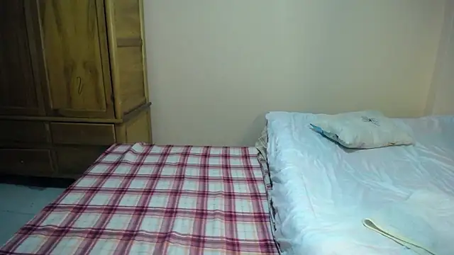  Zooee online show from February 11, 2:13 pm