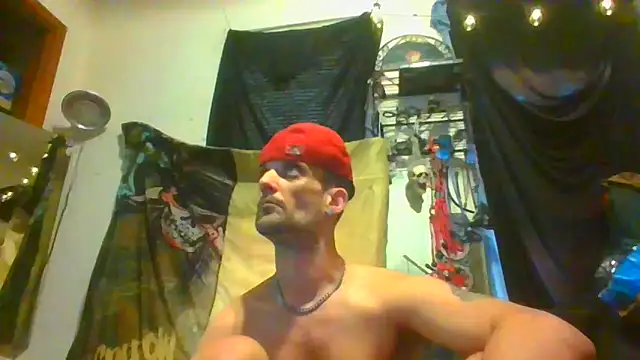 Snapshot of slinginbigD chatting on December 29, 8:04 pm slinginbigD online show from December 29, 8:04 pm