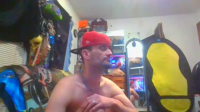 Snapshot of slinginbigD chatting on January 15, 6:43 am slinginbigD online show from January 15, 6:43 am