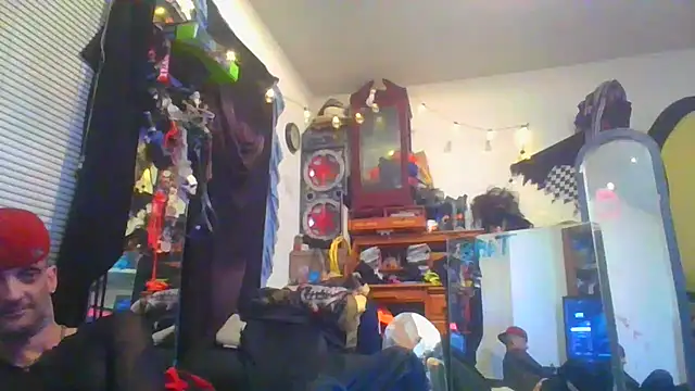 Snapshot of slinginbigD chatting on January 31, 3:52 am slinginbigD online show from January 31, 3:52 am