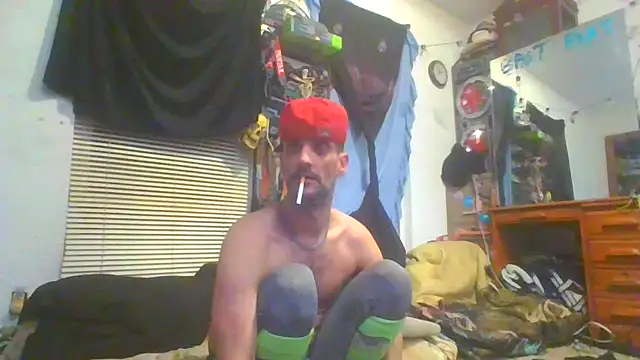 Snapshot of slinginbigD chatting on February 4, 12:44 pm slinginbigD online show from February 4, 12:44 pm