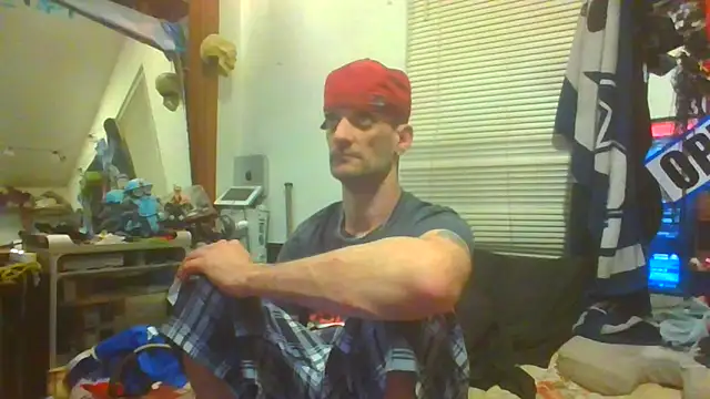 Snapshot of slinginbigD chatting on February 11, 11:43 am slinginbigD online show from February 11, 11:43 am