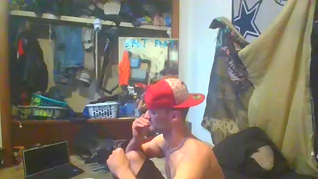 Snapshot of slinginbigD chatting on February 17, 7:26 am slinginbigD online show from February 17, 7:26 am