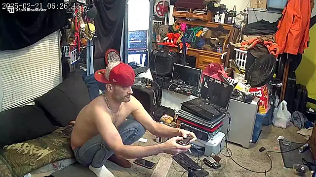 Snapshot of slinginbigD chatting on February 21, 12:28 pm slinginbigD online show from February 21, 12:28 pm