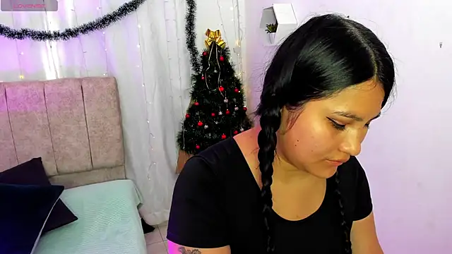 Little Ivy online show from December 21, 1:10 pm