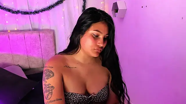 Little Ivy online show from December 26, 11:24 pm