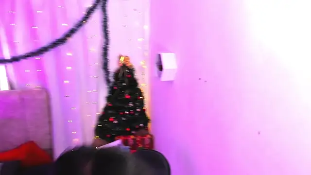 Little Ivy online show from December 28, 3:59 pm