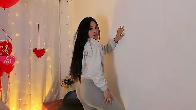 Little Ivy online show from February 17, 6:59 pm