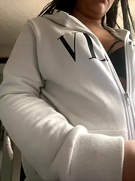 Little Ivy online show from November 22, 1:54 pm