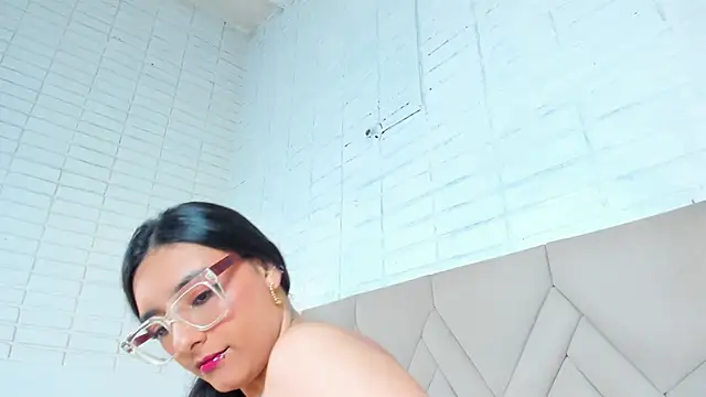 Snapshot of Isis_Osman chatting on January 5, 9:36 pm Isis Osman online show from January 5, 9:36 pm