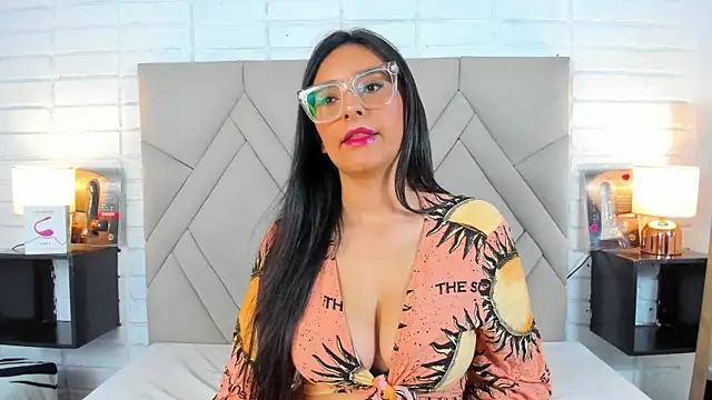 Snapshot of Isis_Osman chatting on January 13, 1:06 pm Isis Osman online show from January 13, 1:06 pm