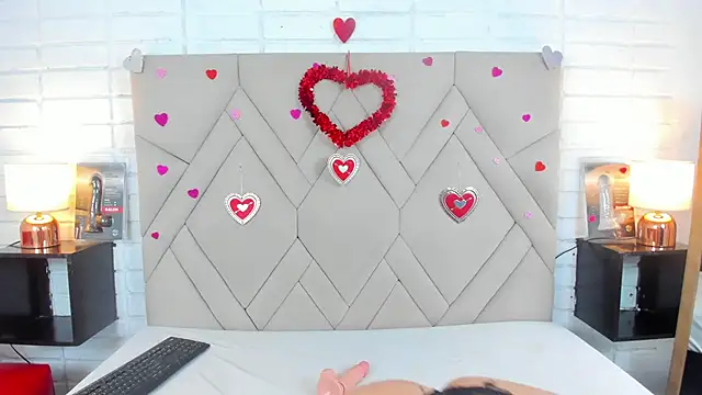 Snapshot of Isis_Osman chatting on February 15, 8:43 pm Isis Osman online show from February 15, 8:43 pm