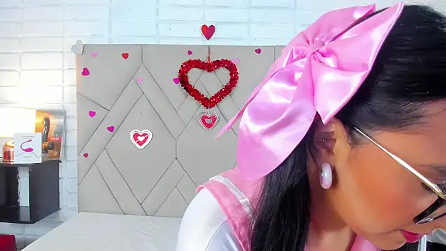 Snapshot of Isis_Osman chatting on February 20, 8:47 pm Isis Osman online show from February 20, 8:47 pm