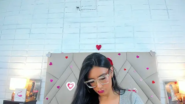 Snapshot of Isis_Osman chatting on February 26, 9:05 pm Isis Osman online show from February 26, 9:05 pm