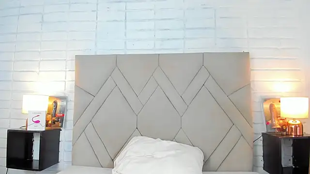 Snapshot of Isis_Osman chatting on March 12, 8:52 pm Isis Osman online show from March 12, 8:52 pm