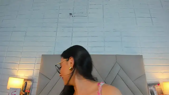 Snapshot of Isis_Osman chatting on March 14, 1:16 am Isis Osman online show from March 14, 1:16 am