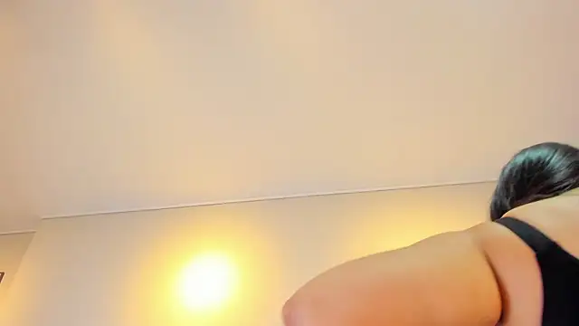 Isis Osman online show from February 28, 8:21 pm