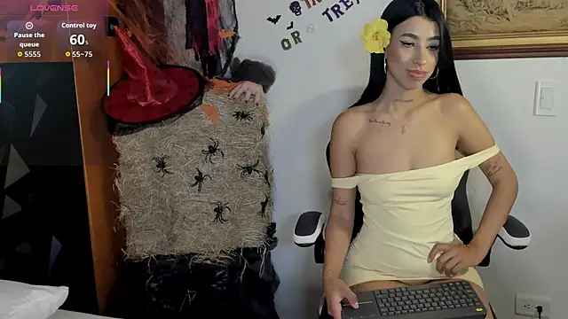 Wendy Marchall online show from October 27, 7:07 pm