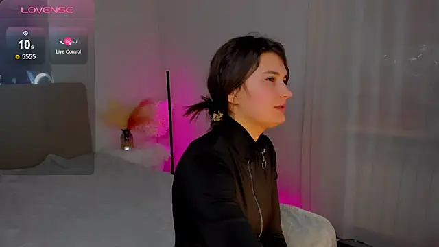 Laura Leee online show from February 25, 12:34 pm