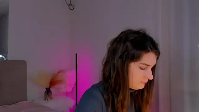 Laura Leee online show from February 27, 6:29 am