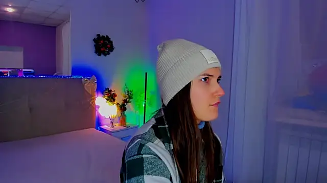 Laura Leee online show from January 12, 6:07 am