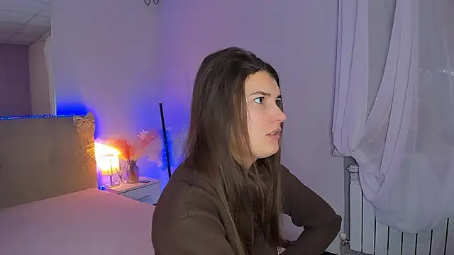 Laura Leee online show from February 6, 6:18 am