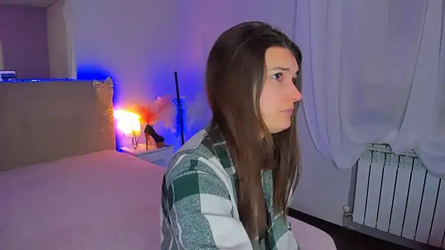 Laura Leee online show from February 9, 6:17 am