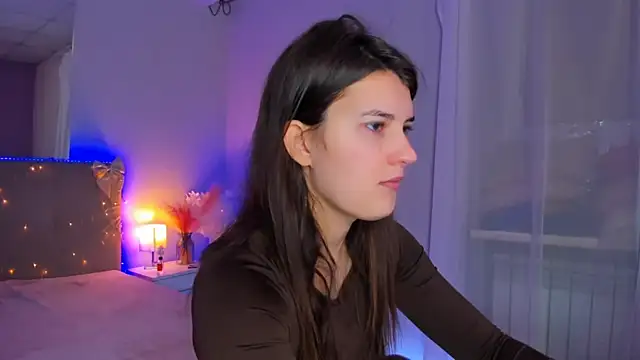 Laura Leee online show from March 1, 6:15 am