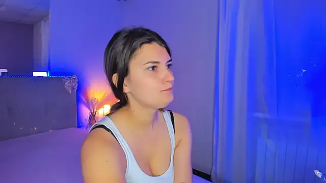Laura Leee online show from July 18, 4:49 am