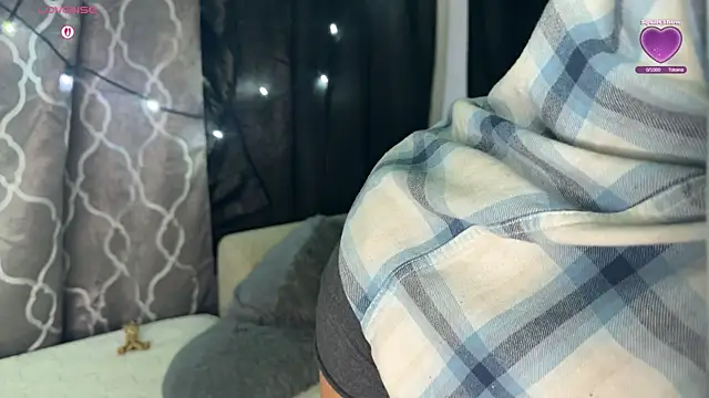 Snapshot of VeronicaRonnieTaylor chatting on October 11, 9:13 pm VeronicaRonnieTaylor online show from October 11, 9:13 pm
