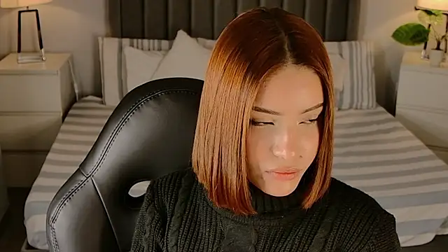 Madie  collins online show from February 11, 12:10 pm