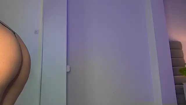 Snapshot of Madie__collins chatting on July 4, 11:49 am Madie collins online show from July 4, 11:49 am