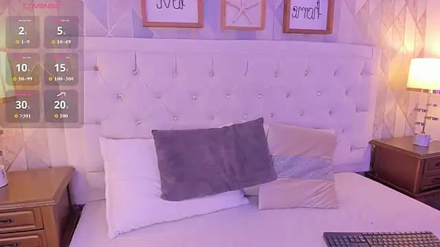 Snapshot of martina_rivera_ chatting on June 4, 12:00 pm martina rivera online show from June 4, 12:00 pm