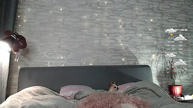 Snapshot of ___art chatting on December 6, 6:06 pm    art online show from December 6, 6:06 pm