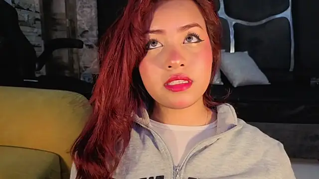 Estrella05  online show from September 12, 4:56 am